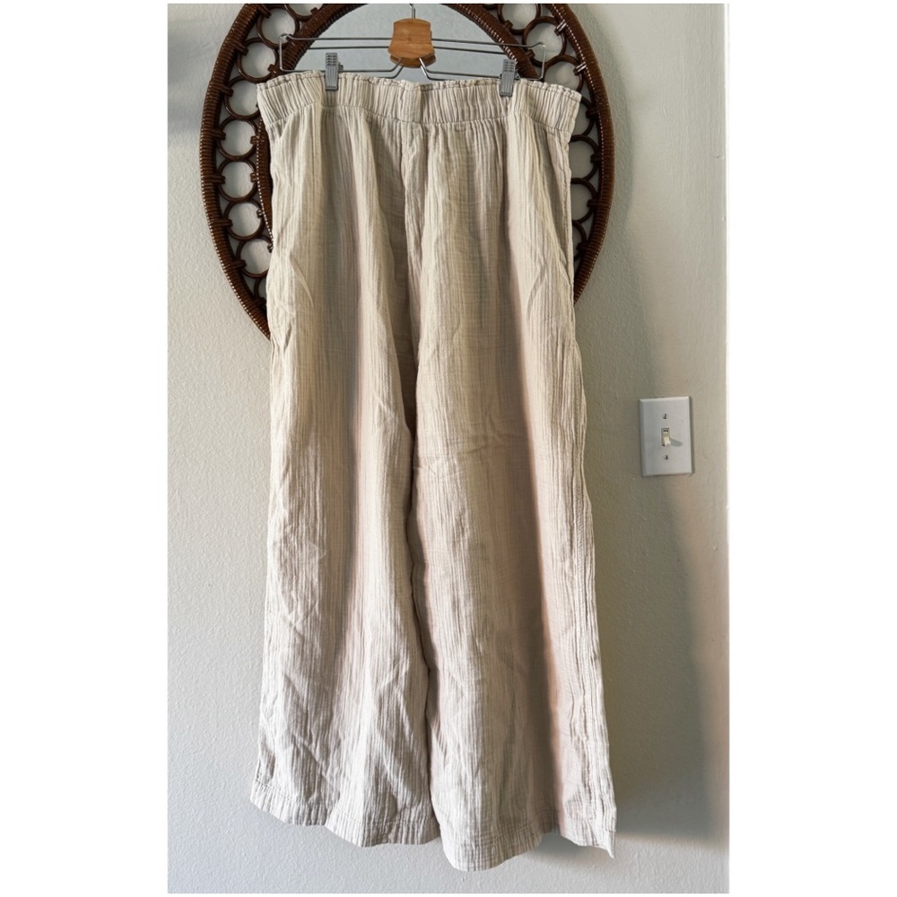 GAP Wide Leg Pants in Light Beige